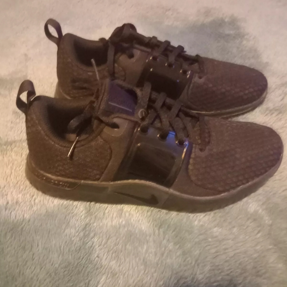 Black Nike Runners